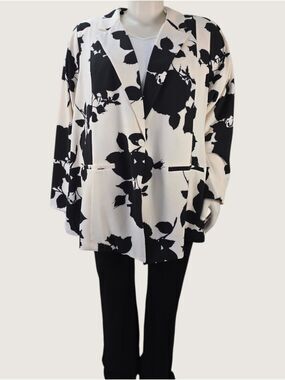 Torrid Studio Floral Crepe Blazer Ivory Black 5X NWT